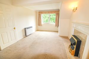 LIVING ROOM- click for photo gallery